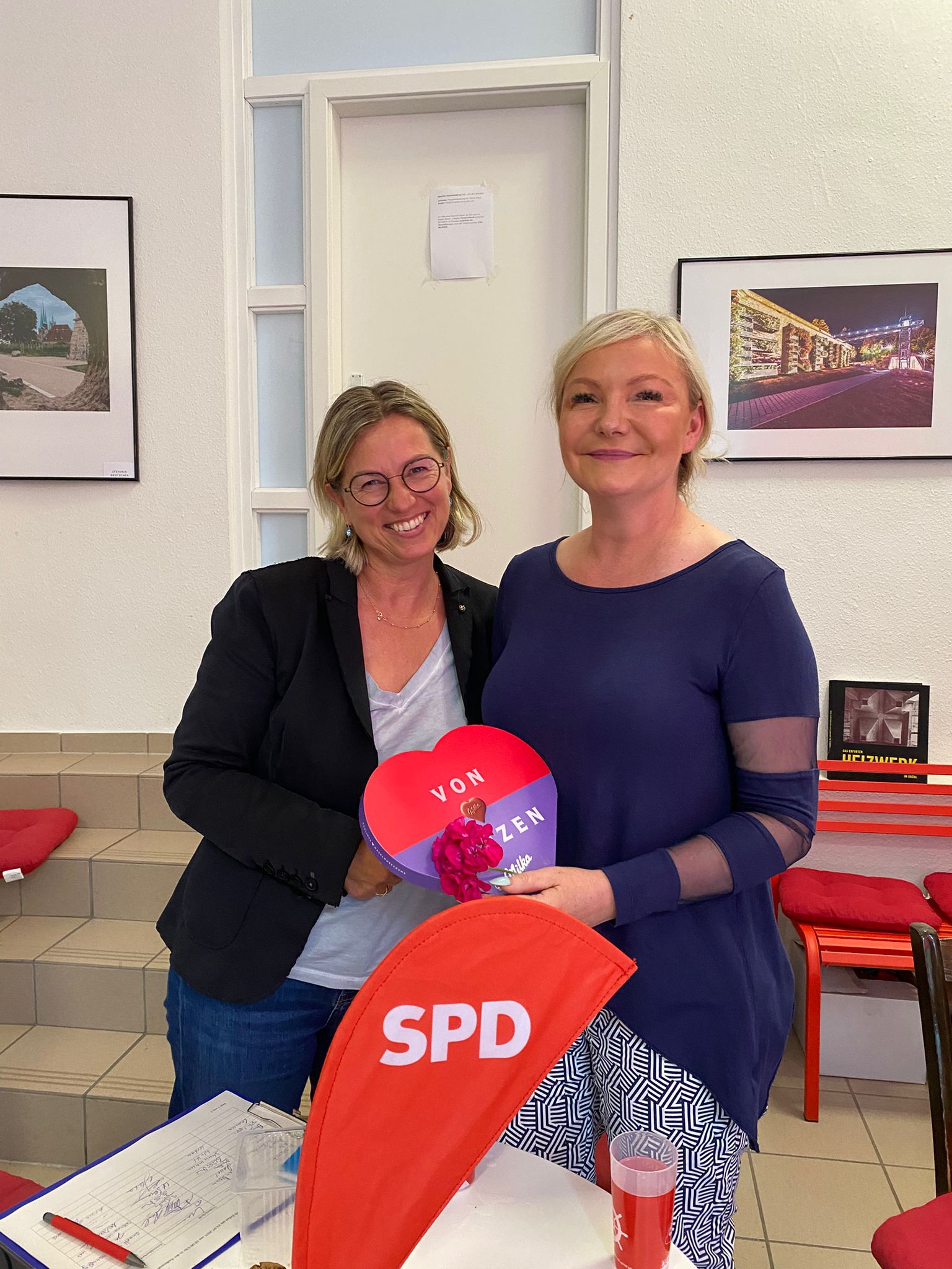 Dr. Cornelia Urban (Kreisvorsitzende SPD Erfurt) und Anke Döpping, Vorsitzender der AG Selbst Aktiv